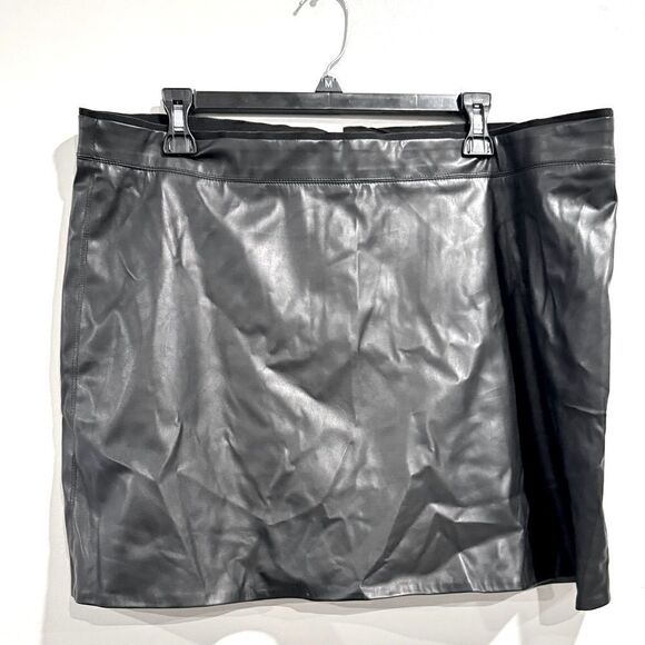 SANCTUARY Mid-Rise Faux-Leather Mini Skirt Women's 14 Black Zip Closure At Back - Picture 6 of 9